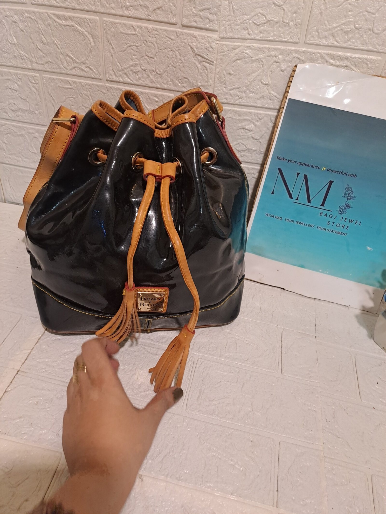 Douney Bourke Black Bucket bag Petent Leather/Crossbody - Image 6