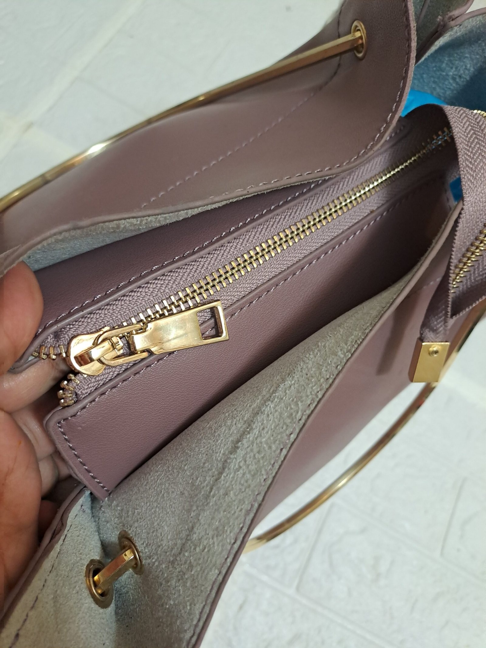 Stylish Faux Leather Tote - Image 5