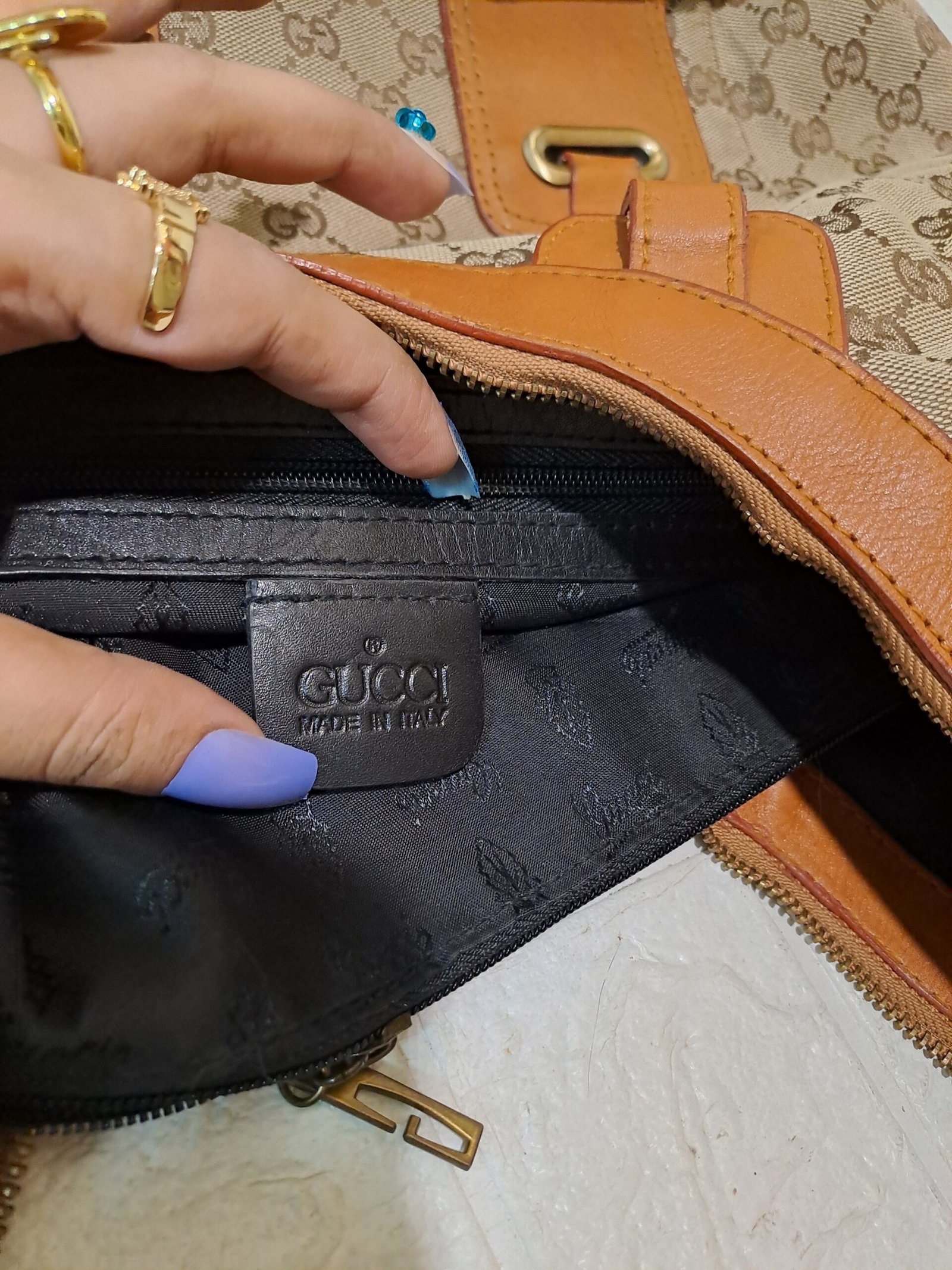 vintage Gucci Canvas Hobo Bag - Image 4