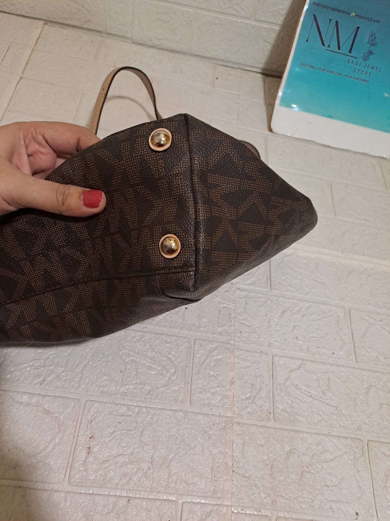 Micheal kors jet set top zip tote - Image 6
