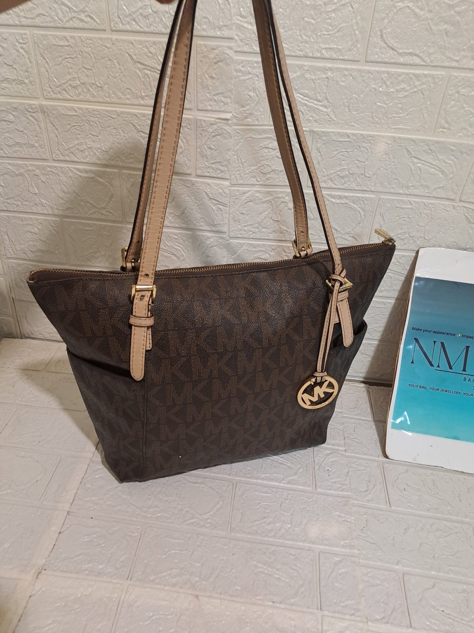 Micheal kors jet set top zip tote - Image 9