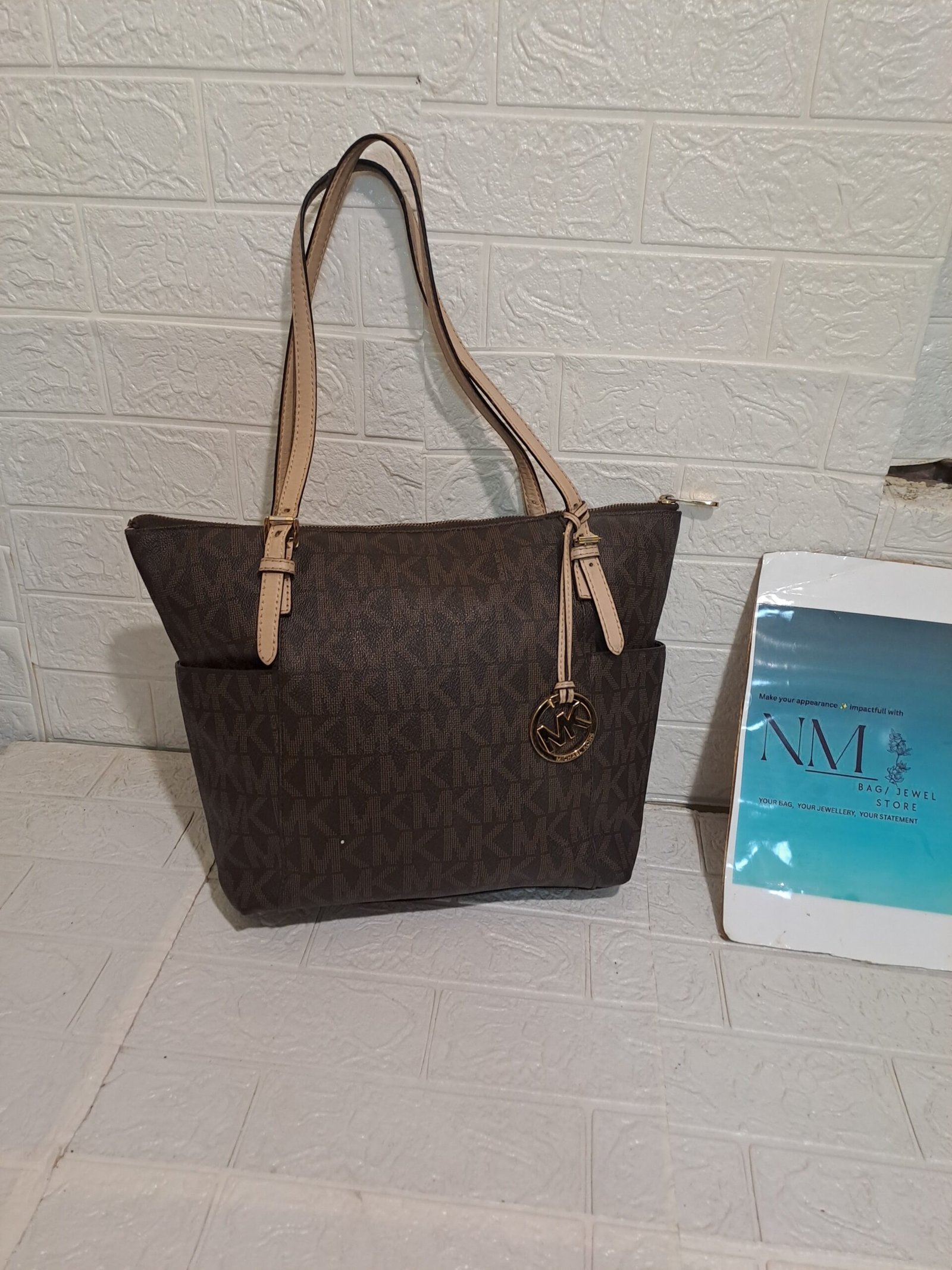 Micheal kors jet set top zip tote - Image 2