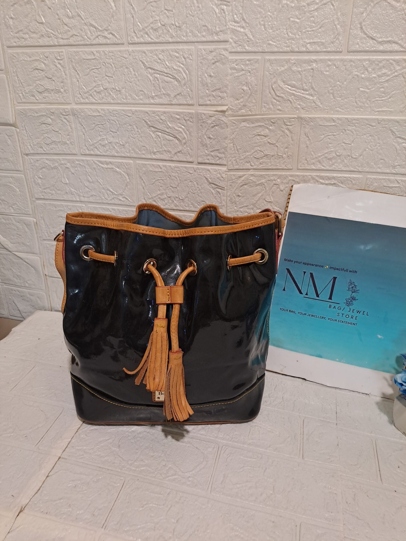 Douney Bourke Black Bucket bag Petent Leather/Crossbody - Image 2