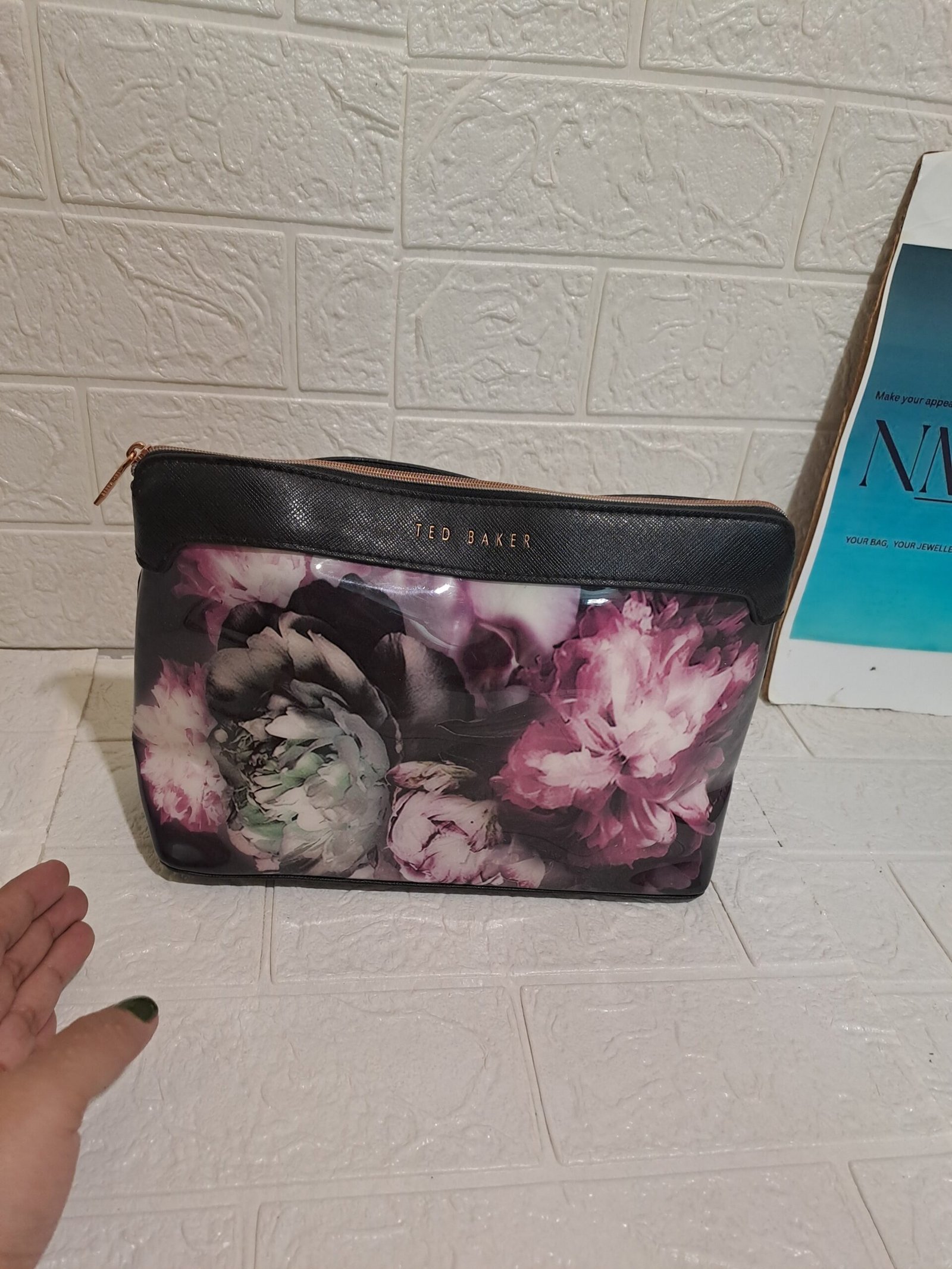 Ted Baker London Cosmetic Pouch/Vanity - Image 4