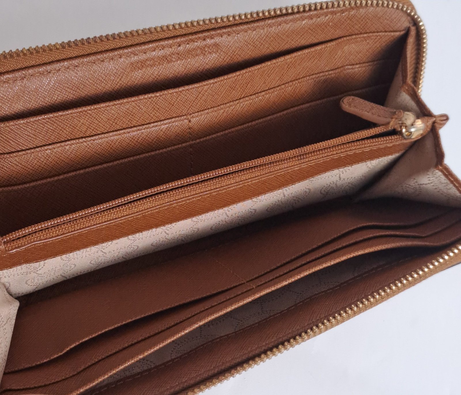 Michael Kors Jet set travel continental wallet in tan/ brown colour - Image 8