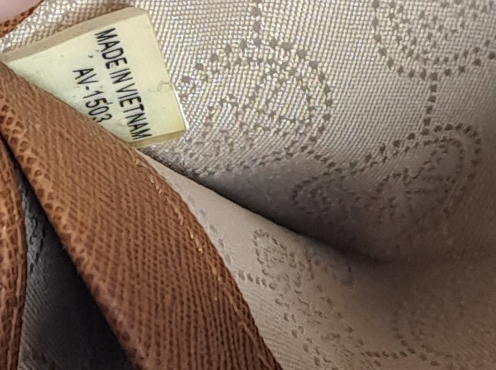 Michael Kors Jet set travel continental wallet in tan/ brown colour - Image 3