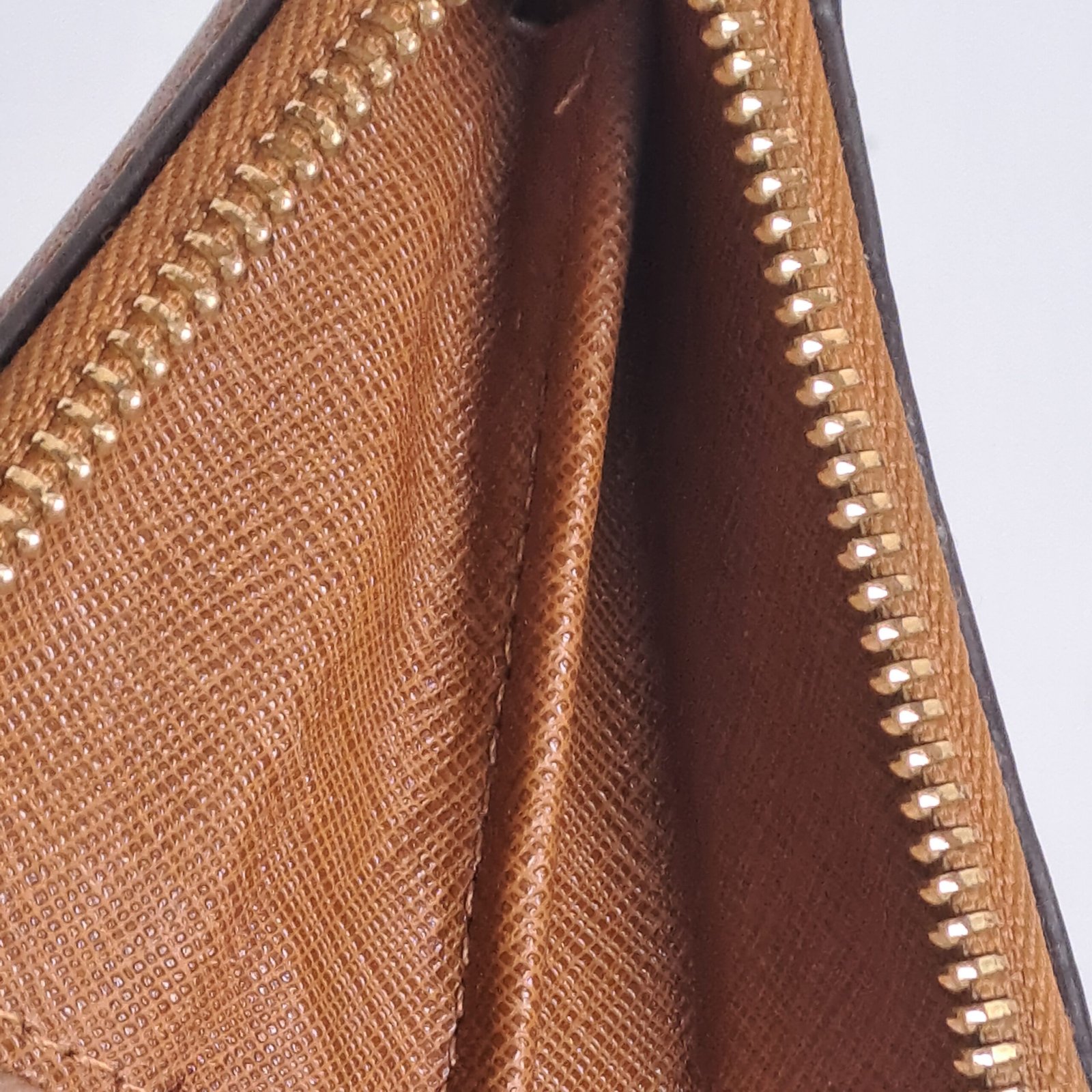 Michael Kors Jet set travel continental wallet in tan/ brown colour - Image 11