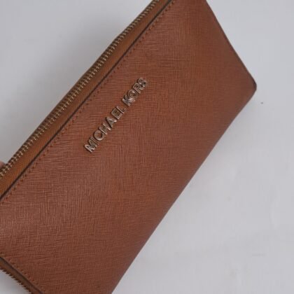Michael Kors Jet set travel continental wallet in tan/  brown colour