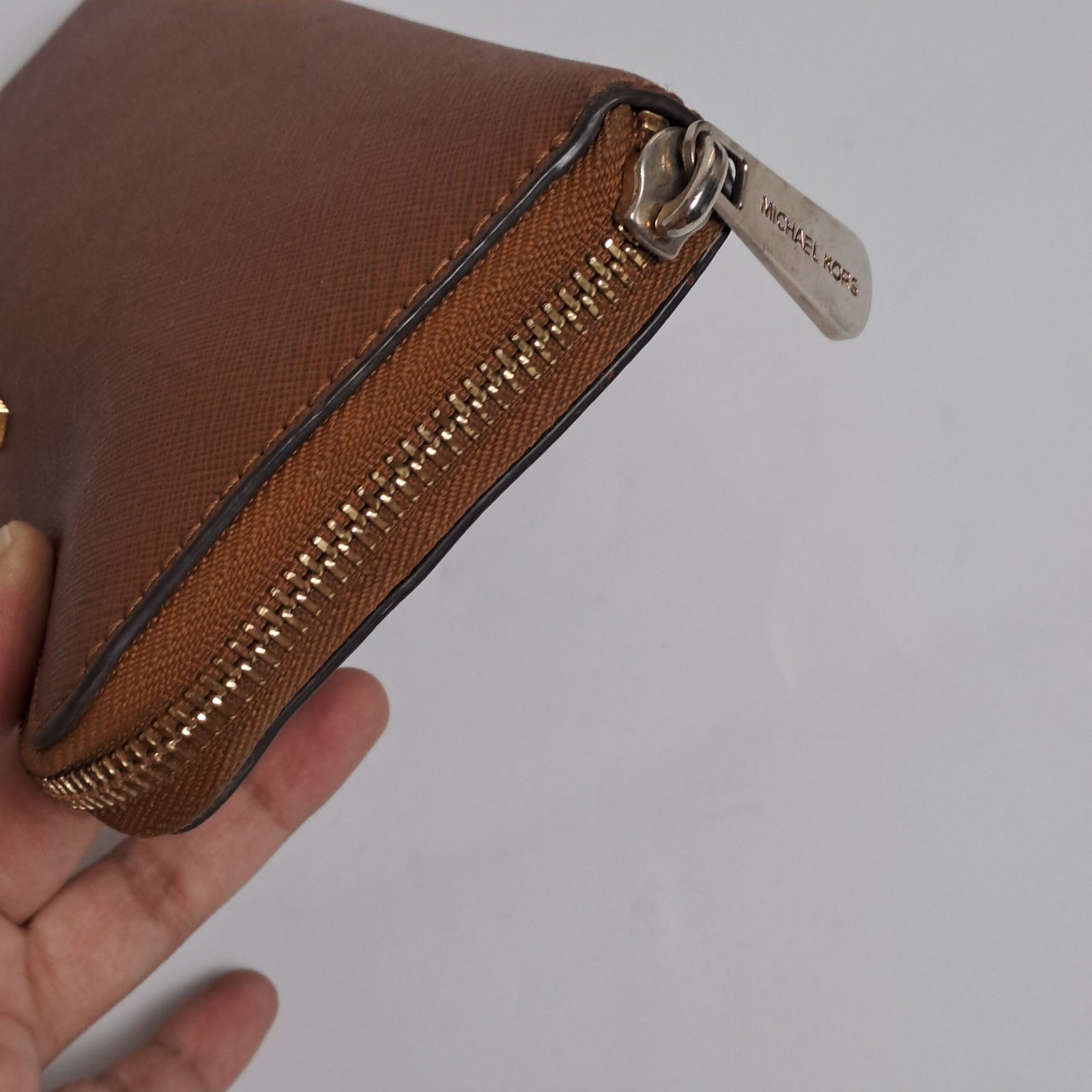Michael Kors Jet set travel continental wallet in tan/ brown colour - Image 10