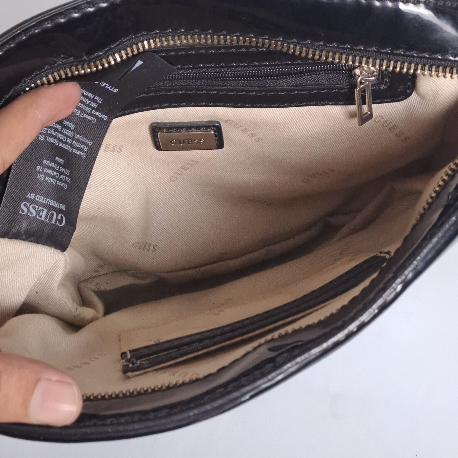 Guess kamryn crossbody Black Color - Image 14