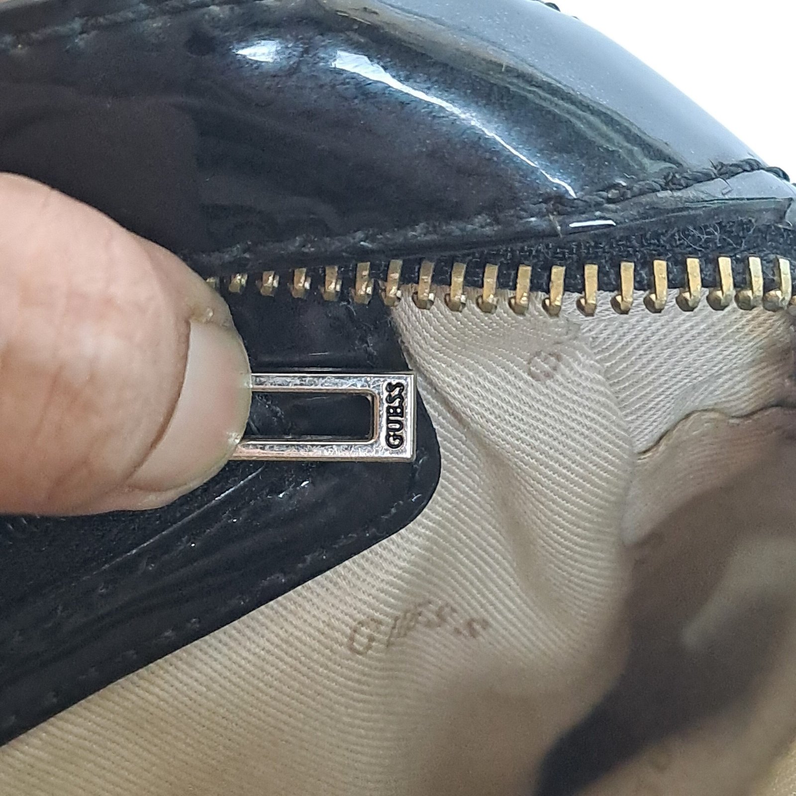 Guess kamryn crossbody Black Color - Image 12