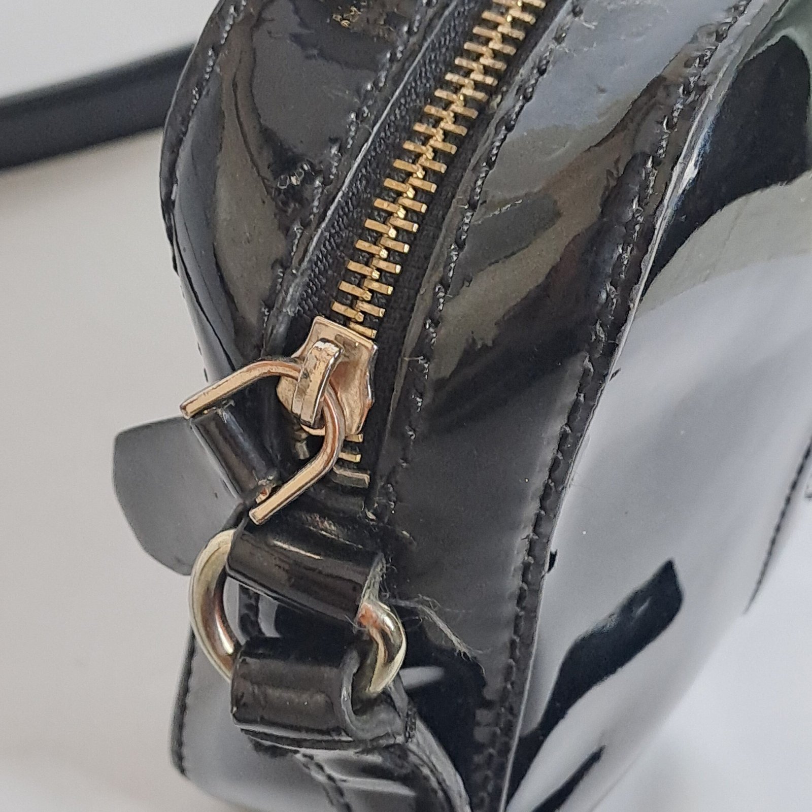 Guess kamryn crossbody Black Color - Image 9