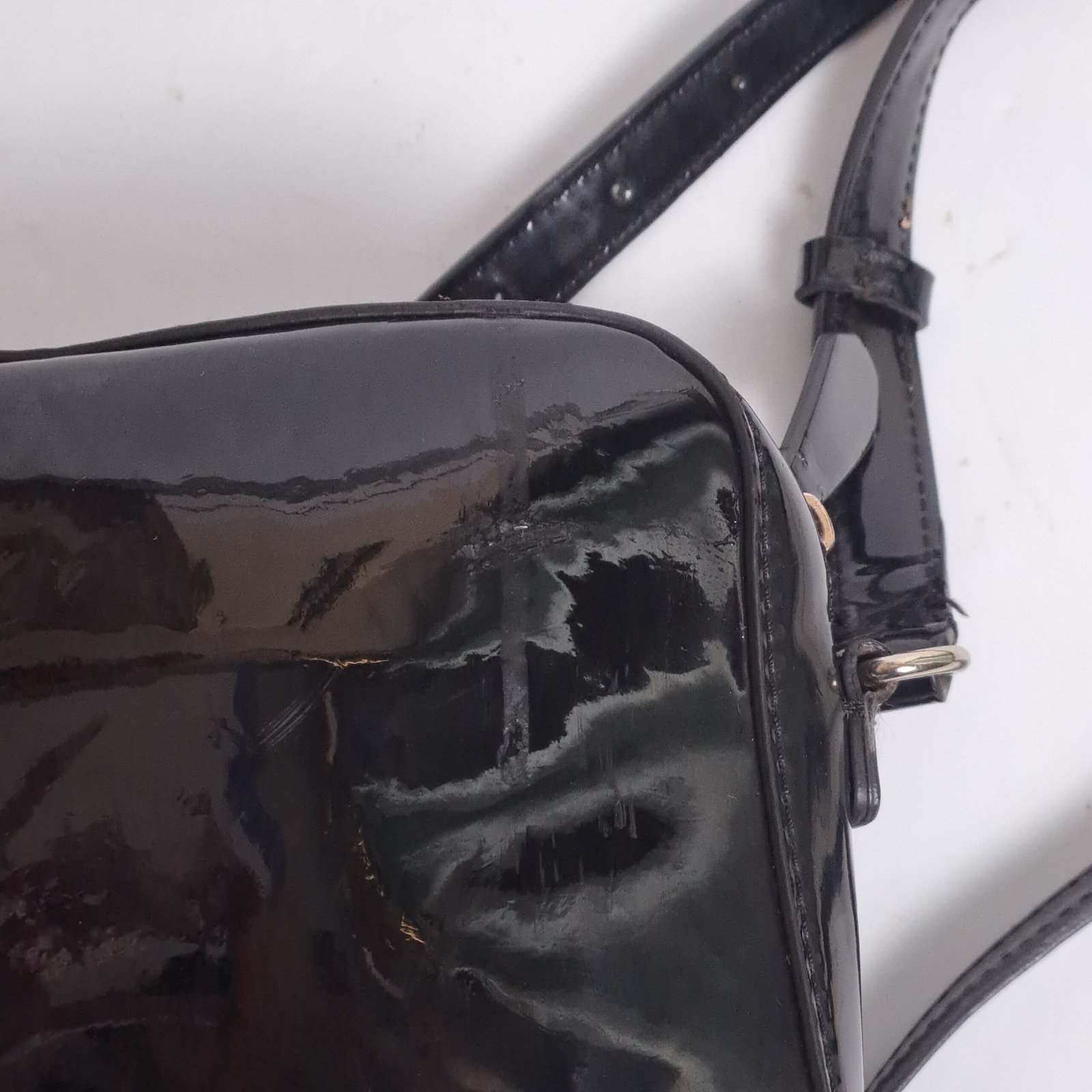 Guess kamryn crossbody Black Color - Image 8