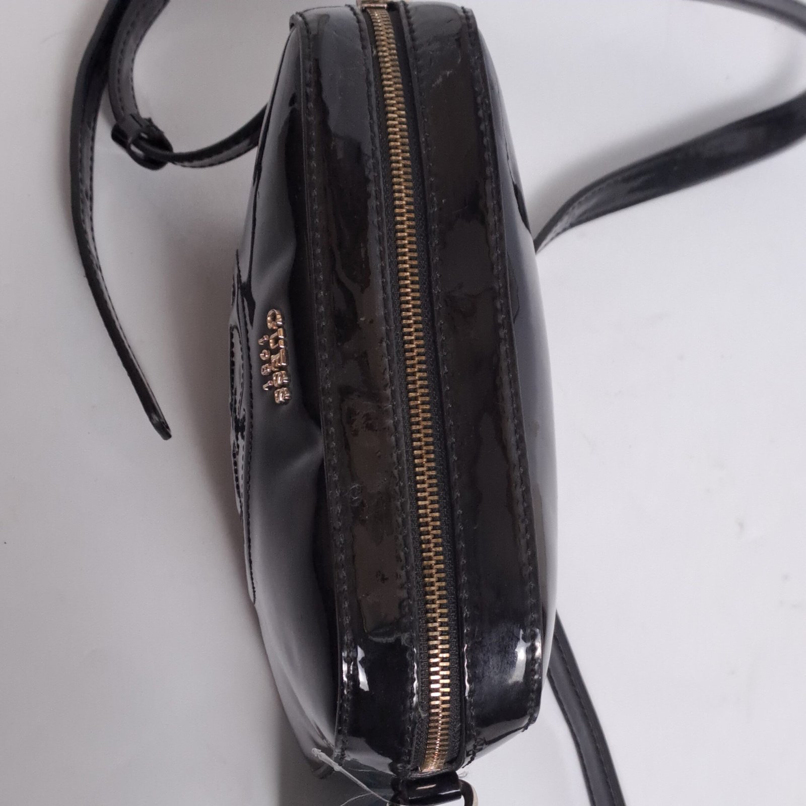 Guess kamryn crossbody Black Color - Image 10