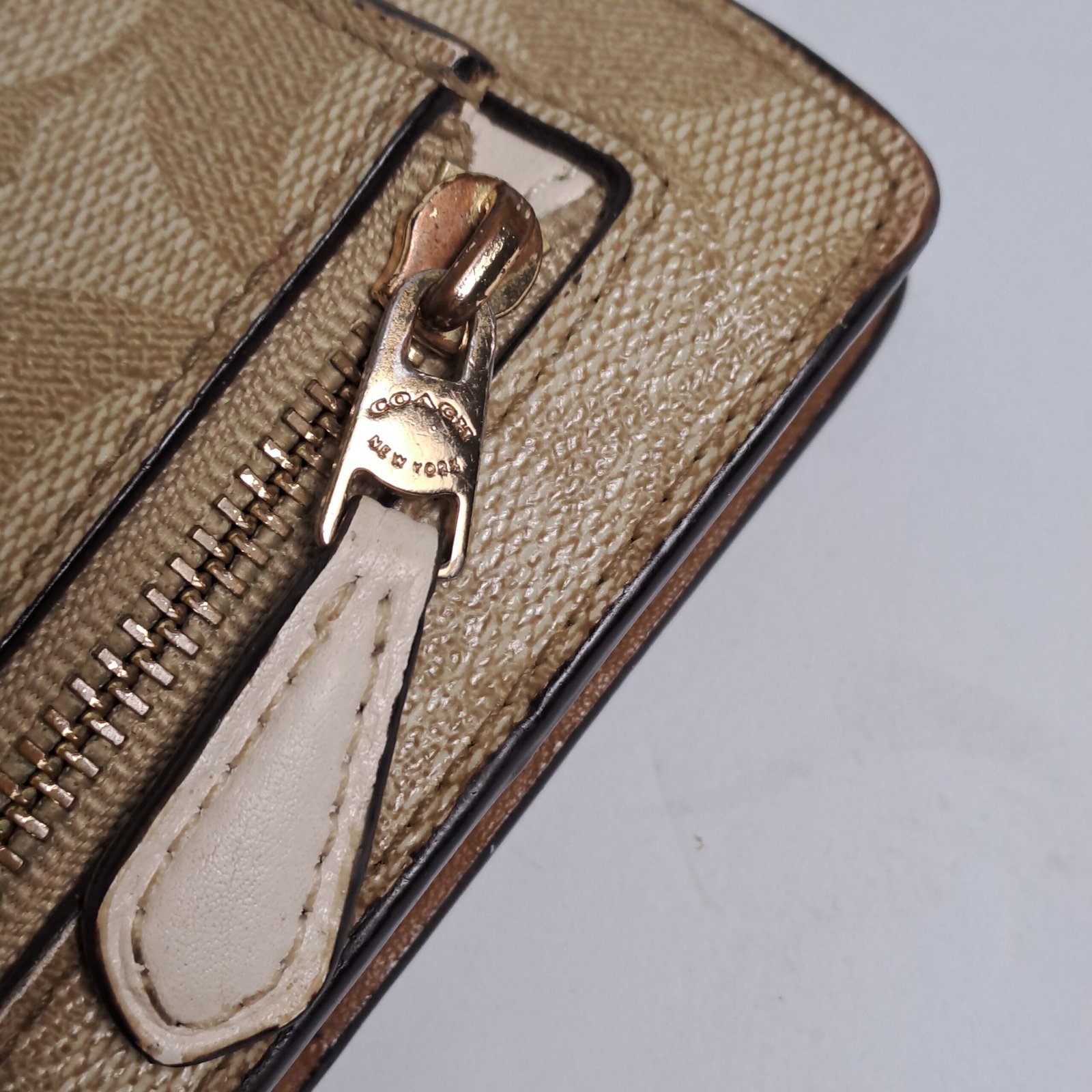 COACH Slim Zip Wallet in Signature Canvas (Khaki/Saddle - Image 5