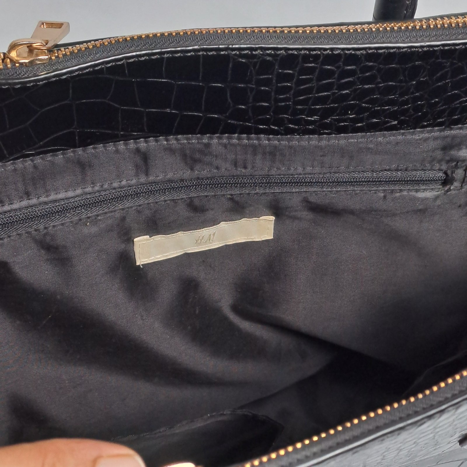 H&M Structured Satchel / Tote Bag Color Black - Image 9