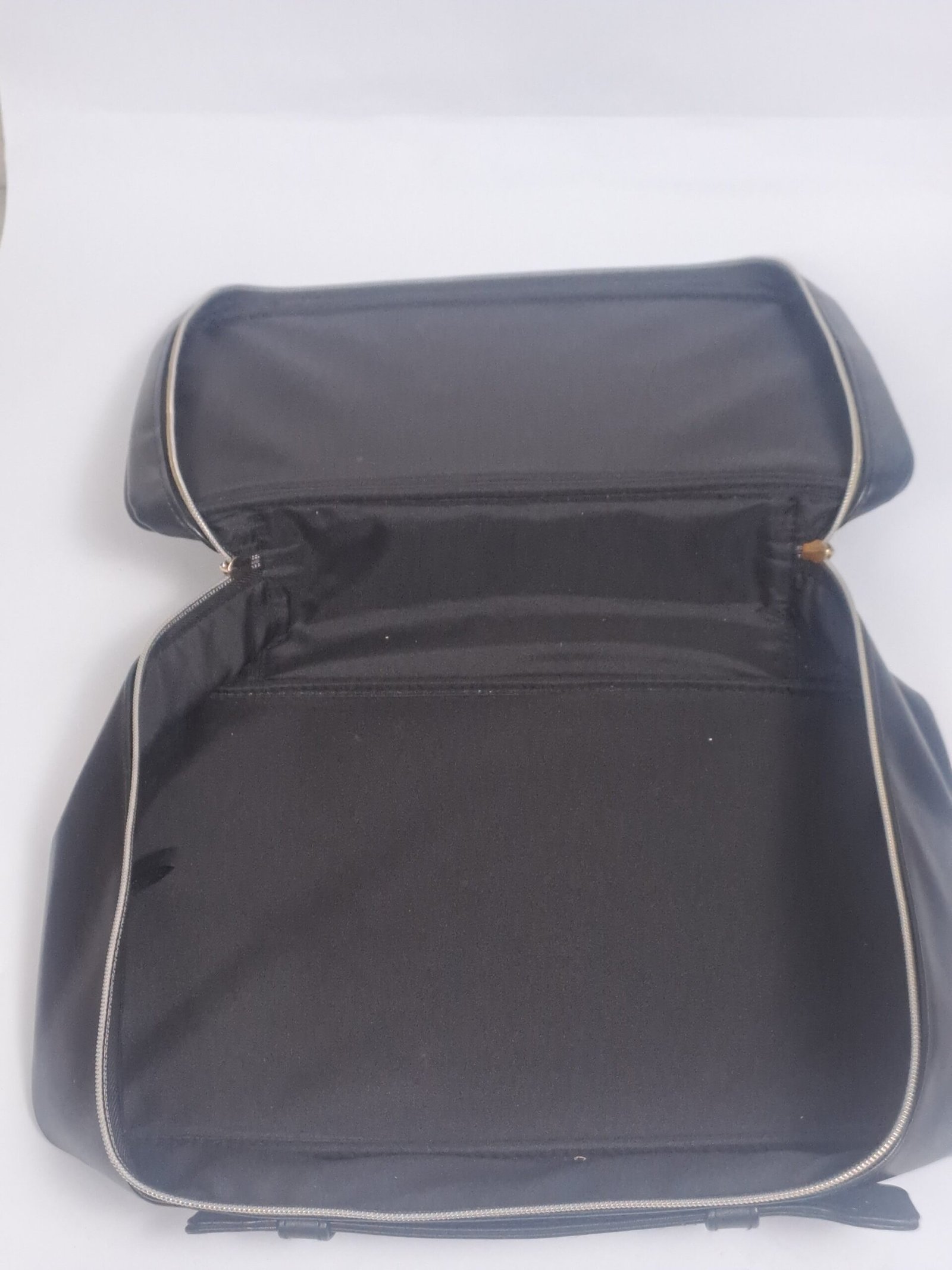Estee lauder Black & White Travel Vanity Case - Image 5