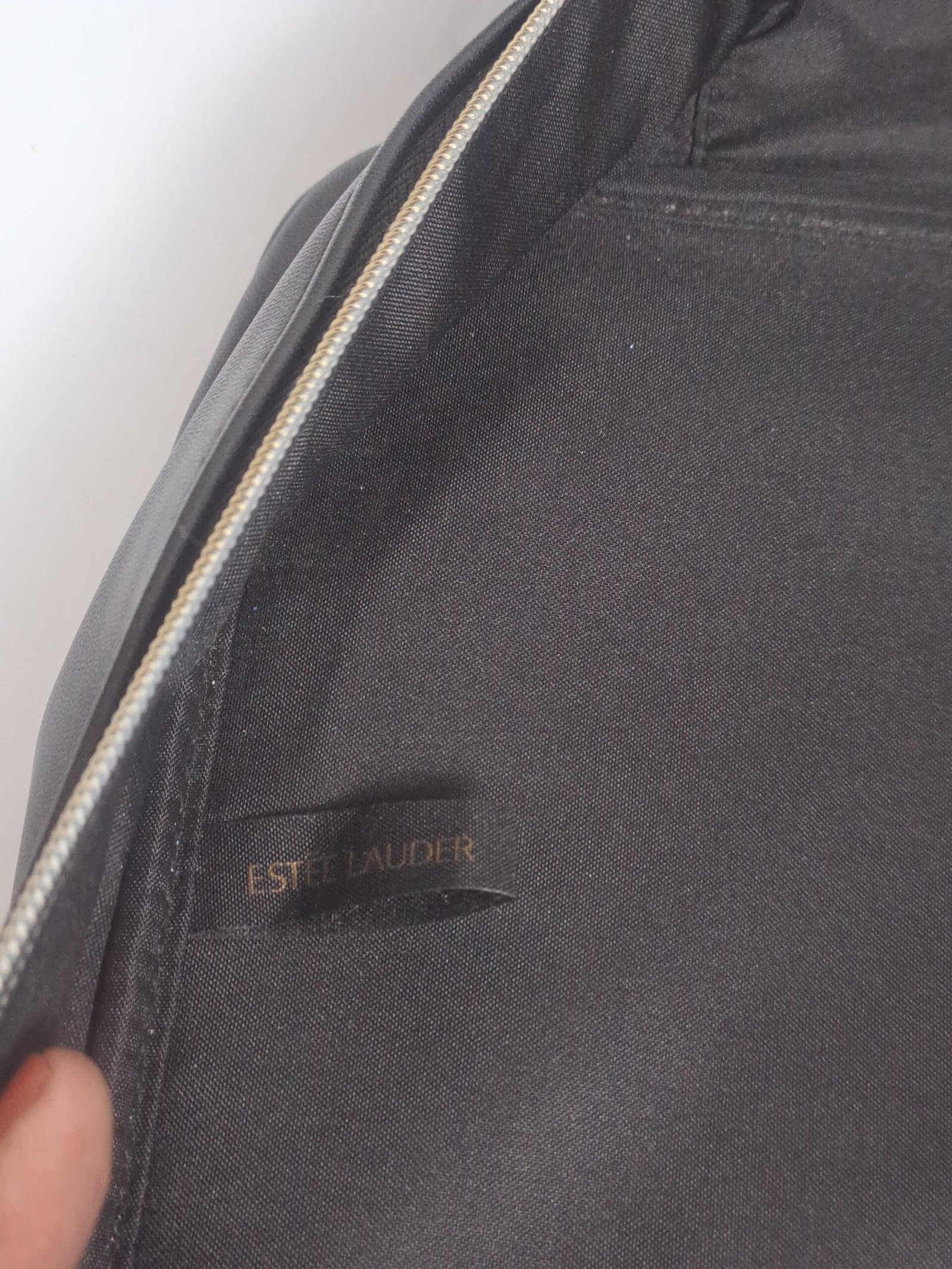 Estee lauder Black & White Travel Vanity Case - Image 6