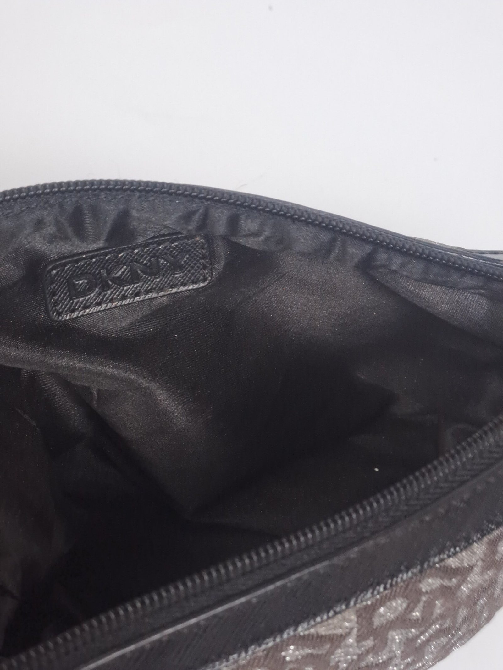 Dkny Signature Cosmetic Pouch/ Vanity Case - Image 3