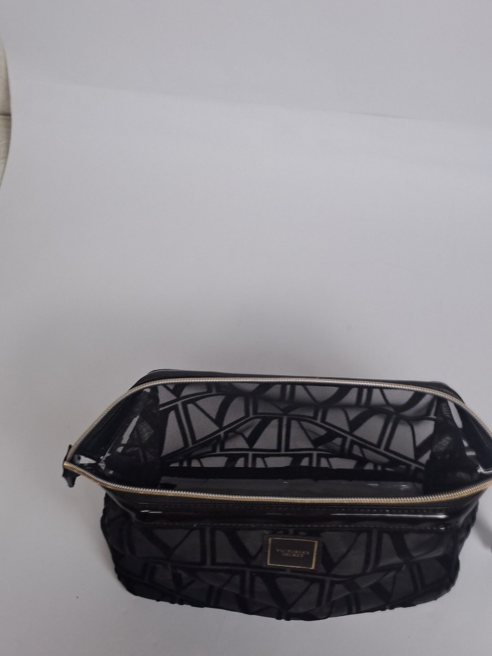 Preloved Authentic-styled Victoria's Secret signature monogram travel pouch. - Image 3