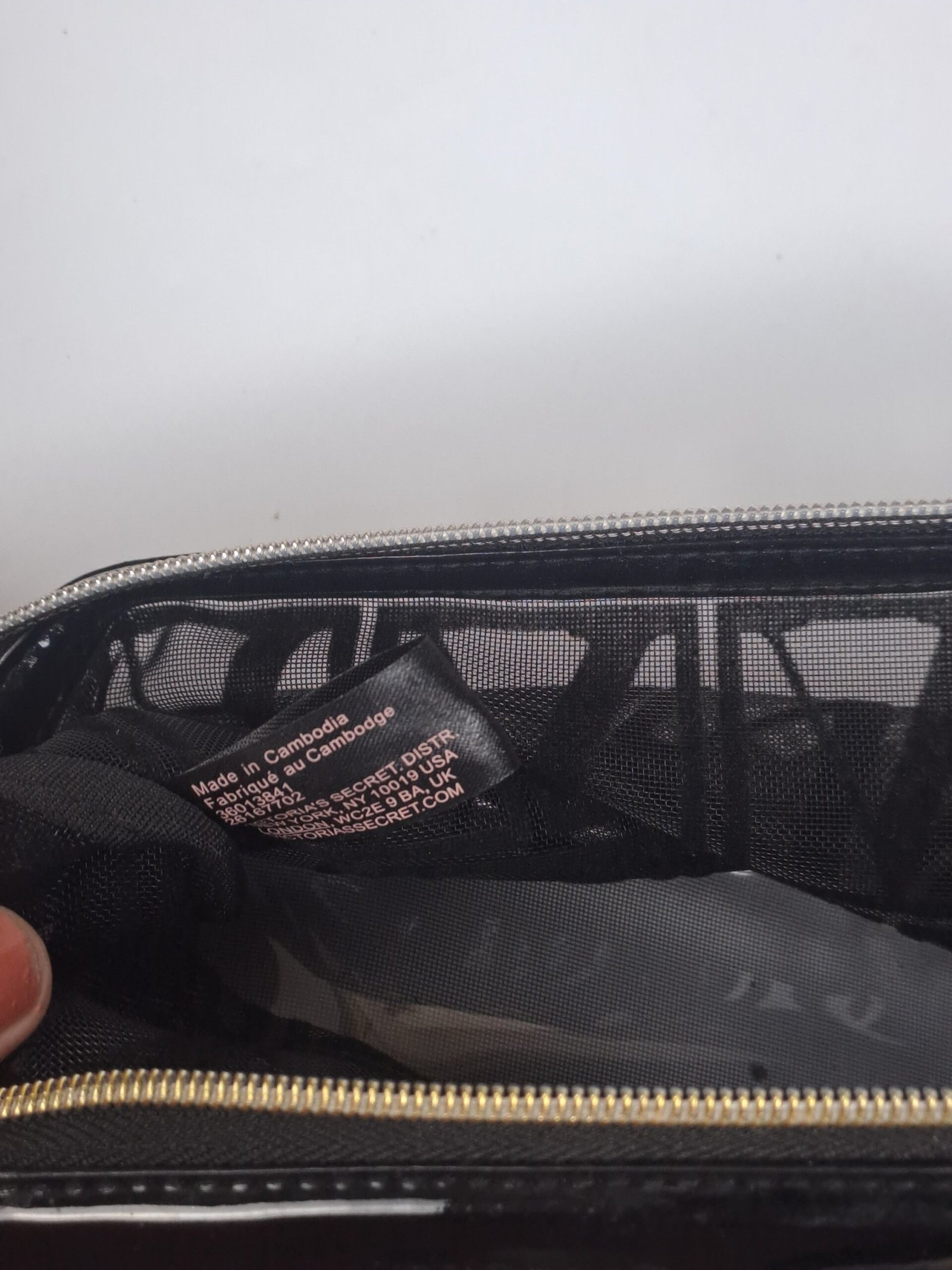 Preloved Authentic-styled Victoria's Secret signature monogram travel pouch. - Image 2