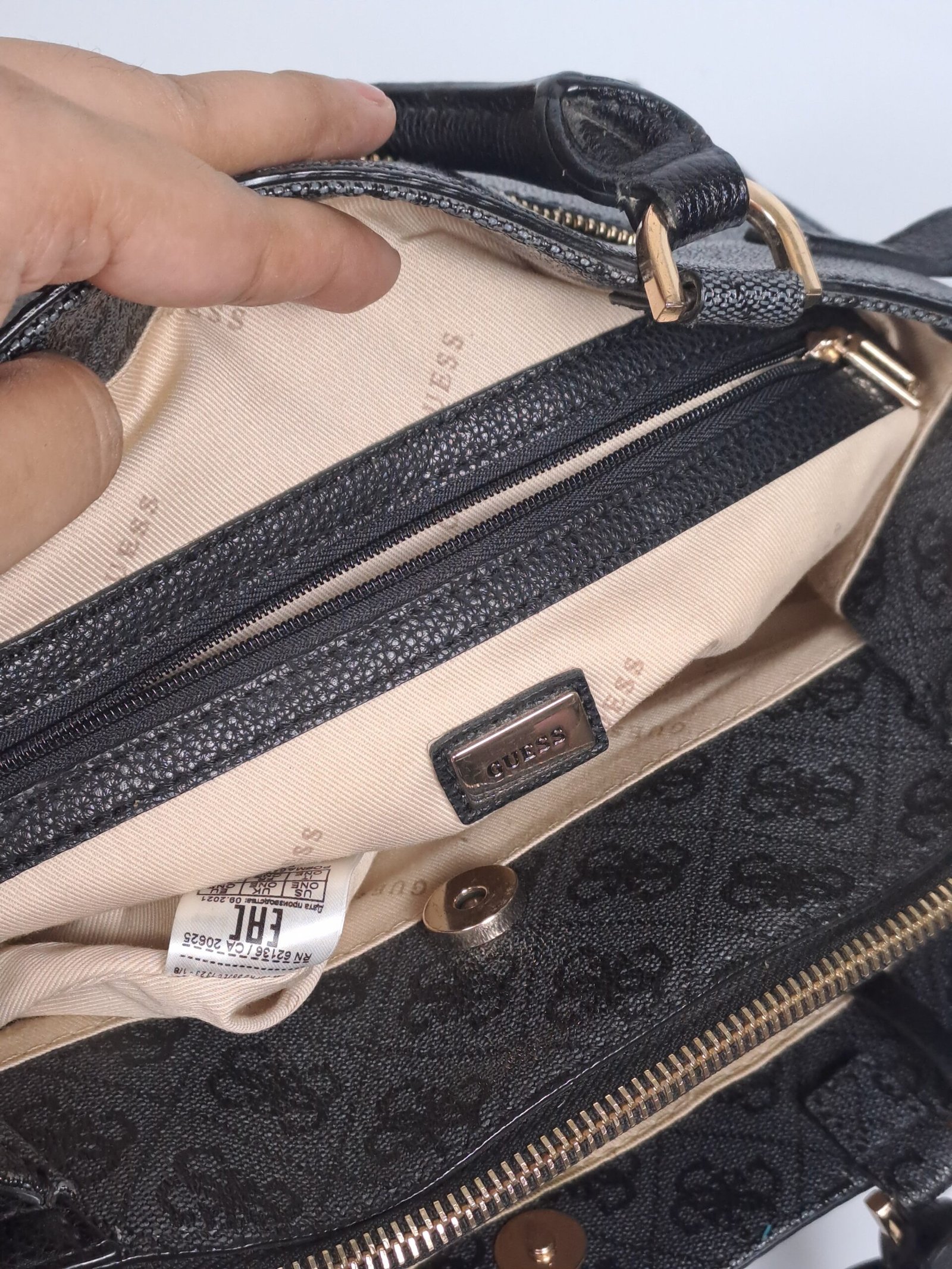 Guess Zadie Girlfriend Satchel Bag - Image 7