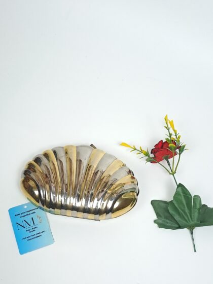Shell Shape Metal Clutch