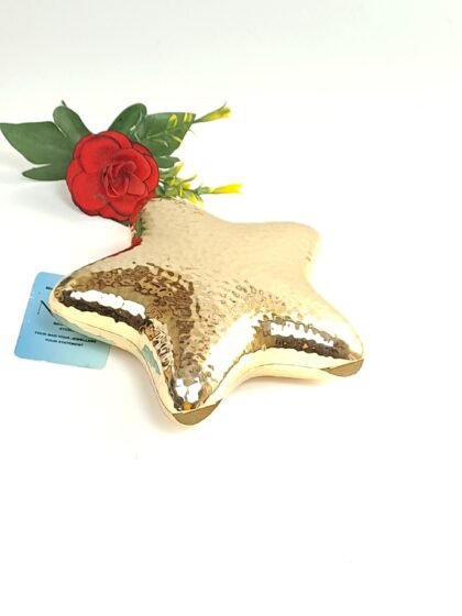 Style: Star-shaped hard-shell minaudière / evening clutch bag